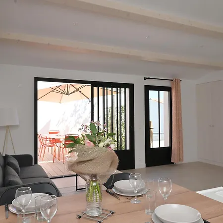 Maison De Plain-pied Avec Parking Et Climatisation Pres De Chatelaillon-plage - Fr-1-706-33 * Saint-Vivien (Charente-Maritime)