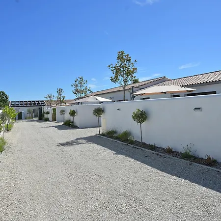 Maison De Plain-pied Avec Parking Et Climatisation Pres De Chatelaillon-plage - Fr-1-706-33 Saint-Vivien (Charente-Maritime)